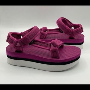 NEW Teva Flatform Universal Mesh Festival Fuschia